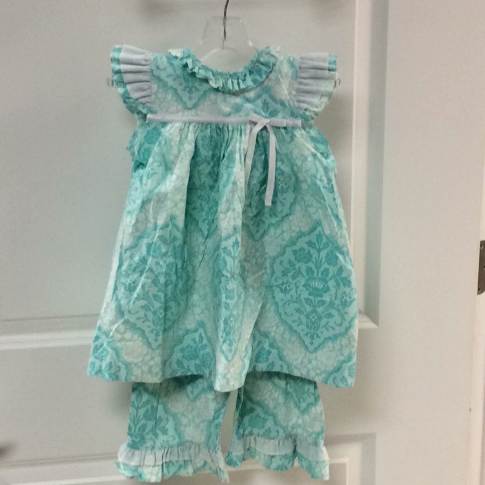 Le’ Za Me 2 pc girls smocked top & pants set